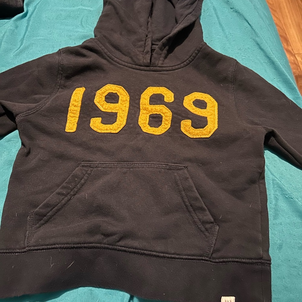 I’m selling a hoodie